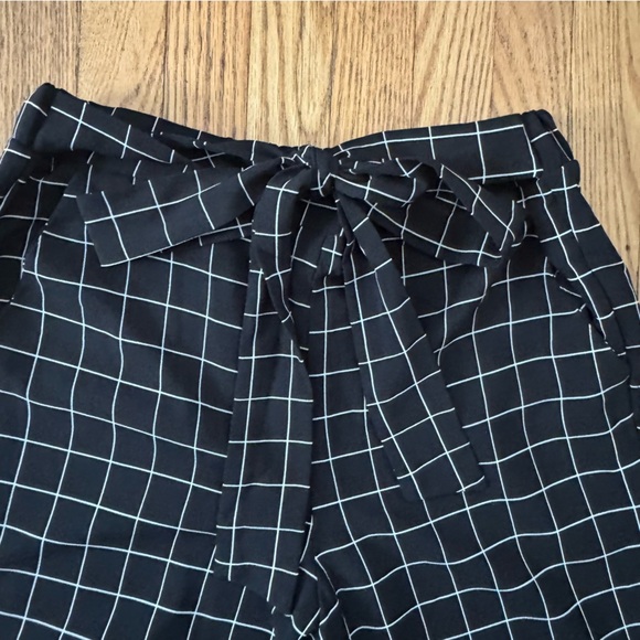 Have Black and White Checkered Pants Size M - Picture 6 of 11